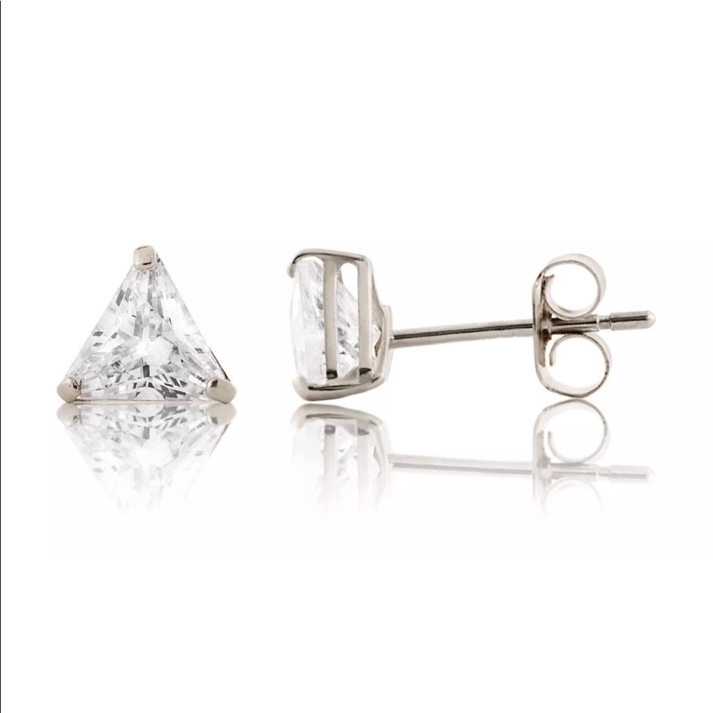 .50 Ct Triangle Cut Solid 14K Gold Push Back Studs - Picture 4 of 7